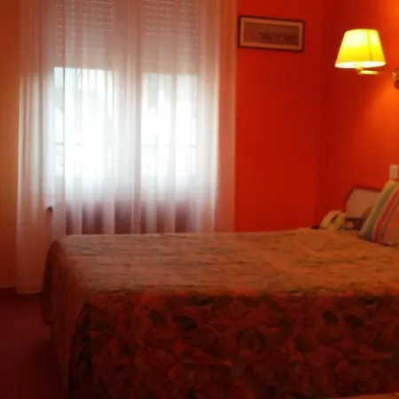 فندق Maison Aux Cerisiers 2*