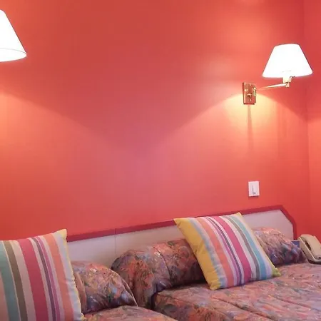 Maison Aux Cerisiers Hotel 2*